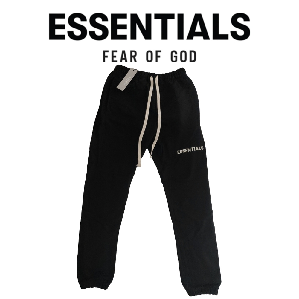 Fear of God Essentials Graphic Sweatpants (Black)